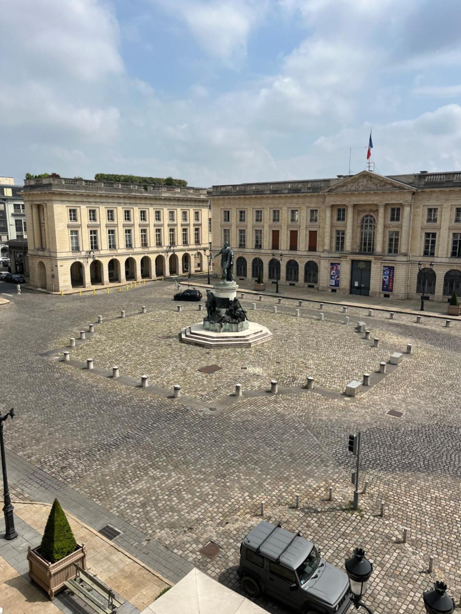 Royal Home, Hypercentre Reims Avec Vue Cathedrale Eksteriør bilde